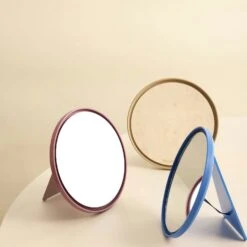 Design Letters Mirror Pöytäpeili 21 Cm, Sininen -Lastenhuoneen sisustus design letters mirror poytapeili 21 cm 1 2