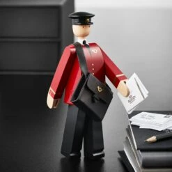 Kay Bojesen Postinkantaja Einar 20cm -Lastenhuoneen sisustus kay bojesen postinkantaja einar 20cm 3