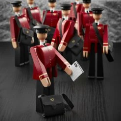 Kay Bojesen Postinkantaja Einar 20cm -Lastenhuoneen sisustus kay bojesen postinkantaja einar 20cm 4