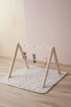 Kids Concept Edvin Baby Gym Wood Figures -Lastenhuoneen sisustus kids concept edvin baby gym wood figures 2
