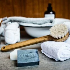 L:A Bruket 013 Foot Scrub Saippua 120 G 9 L:A Bruket 013 Foot Scrub Saippua 120 G -Lastenhuoneen sisustus la bruket kiintea saippua 120g jalkakuorinta 2