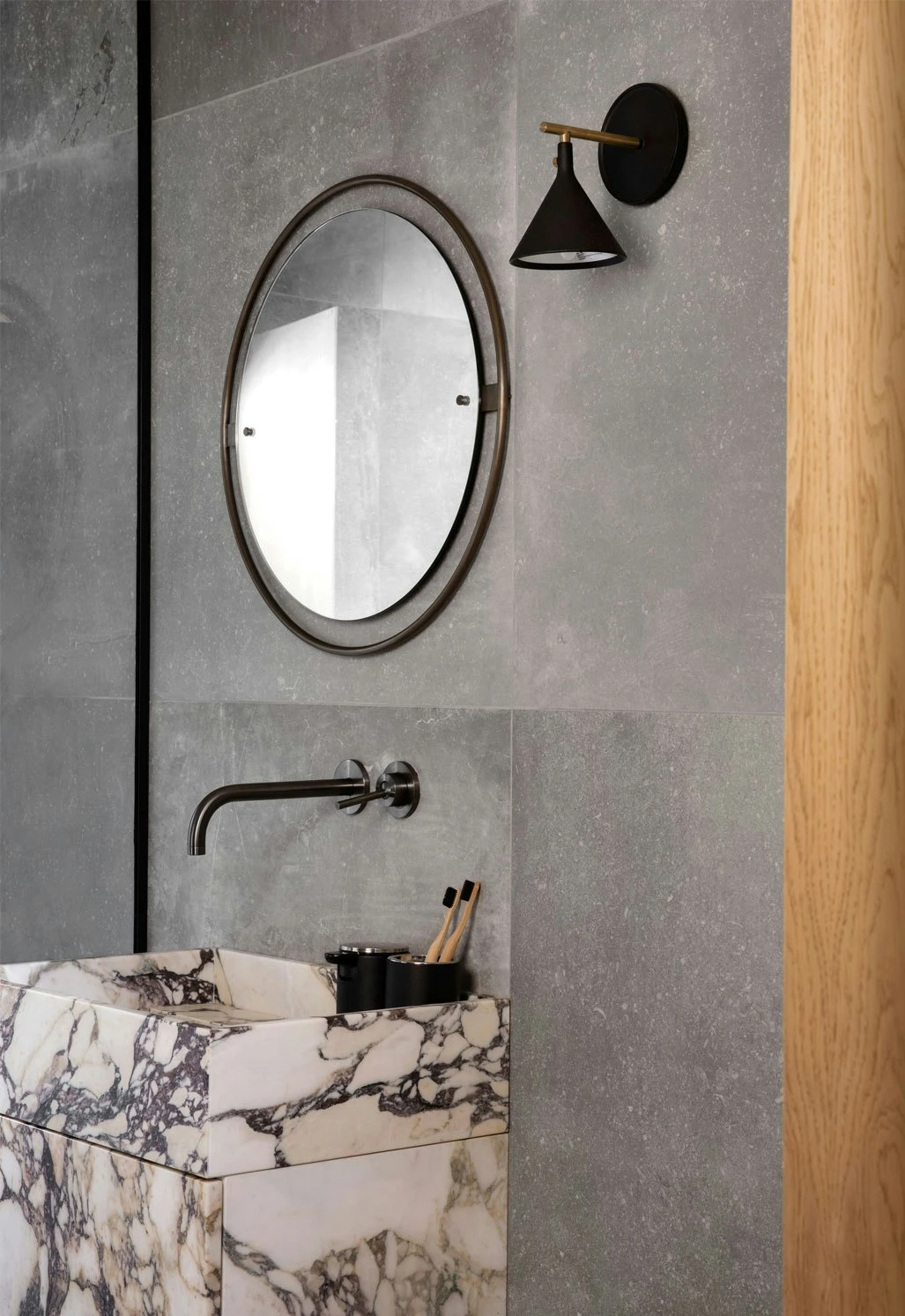 Menu Nimbus Mirror Ø60, Bronze Brass 6 Menu Nimbus Mirror Ø60, Bronze Brass - Image 4