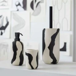 Mette Ditmer Icon Saippua-Annostelija, Musta / Luonnonvalkoinen -Lastenhuoneen sisustus mette ditmer icon 8