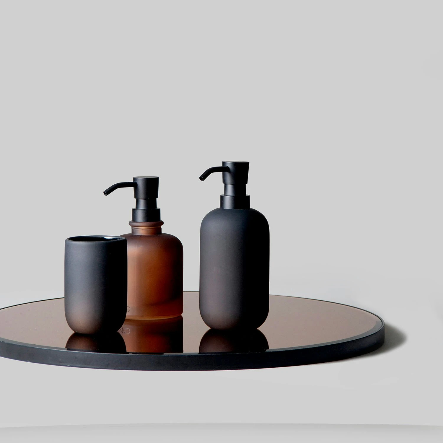 Mette Ditmer Lotus Hammasharjanpidike, Musta 4 Mette Ditmer Lotus Hammasharjanpidike, Musta - Image 2