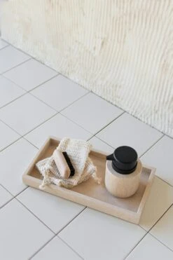 Mette Ditmer Marble Saippua-Annostelija Låg, Sand -Lastenhuoneen sisustus mette ditmer marble dispenser low 85xh125 cm sand 3