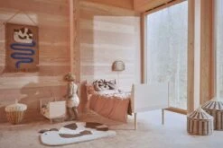 OYOY Retro Nukensänky, Nature -Lastenhuoneen sisustus oyoy retro nukensanky nature 1