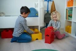 Room Copenhagen LEGO® Säilytys Laatikolla 4 Nuppia, Keltainen 11 Room Copenhagen LEGO® Säilytys Laatikolla 4 Nuppia, Keltainen -Lastenhuoneen sisustus room copenhagen lego brick drawer 4 red 25