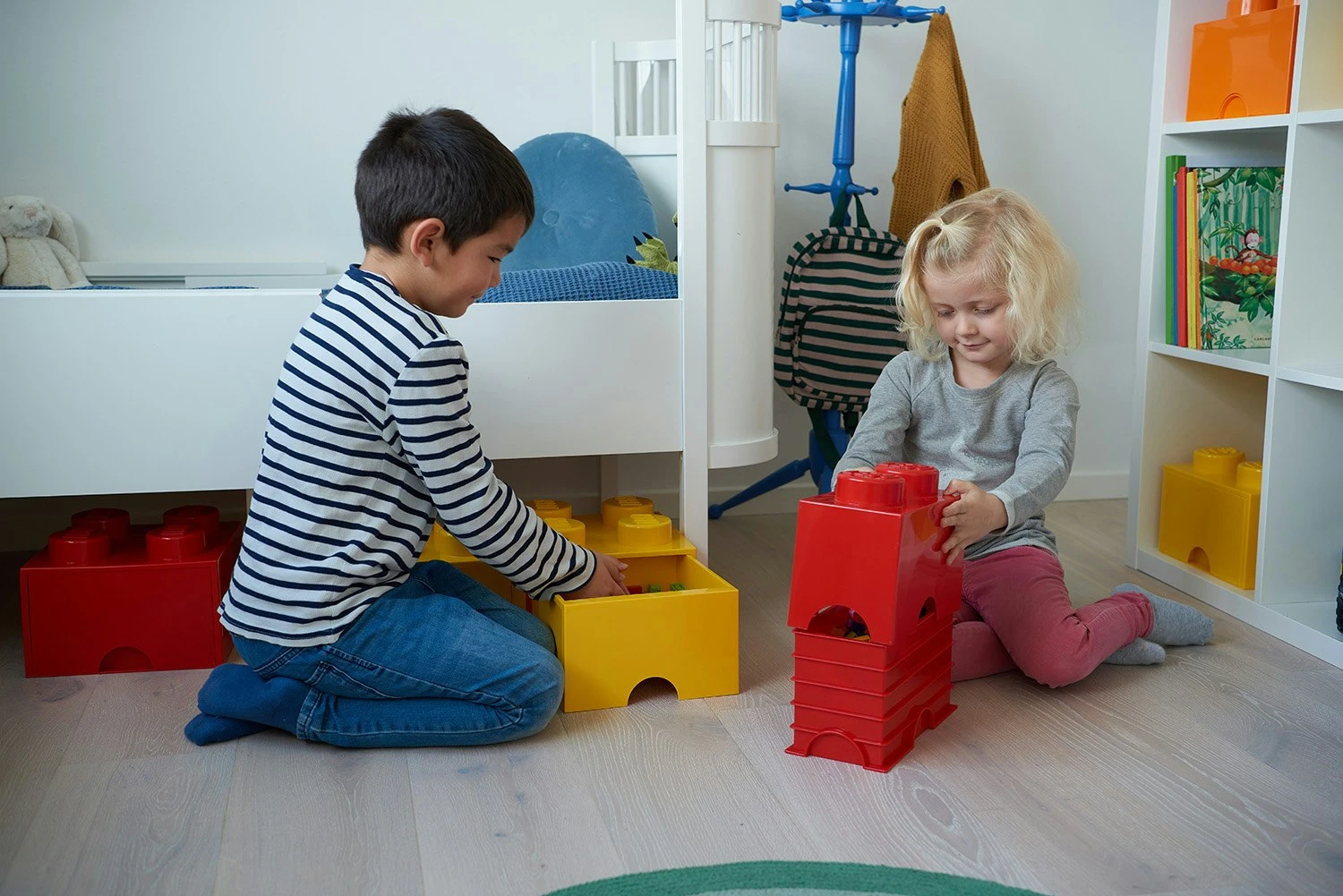 Room Copenhagen LEGO® Säilytys Laatikolla 4 Nuppia, Keltainen 7 Room Copenhagen LEGO® Säilytys Laatikolla 4 Nuppia, Keltainen - Image 5