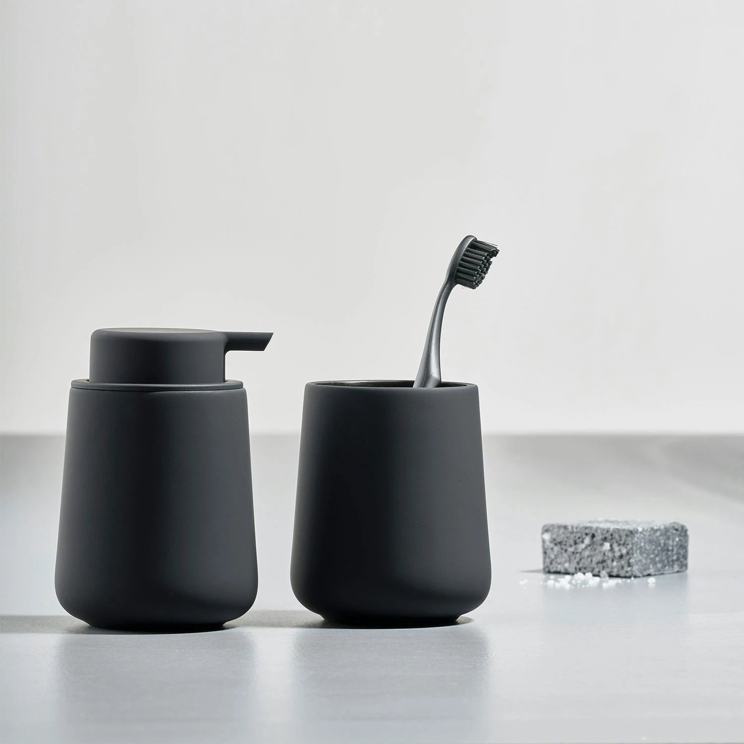 Zone Denmark Nova One Saippua-annostelija, Musta 5 Zone Denmark Nova One Saippua-annostelija, Musta - Image 3